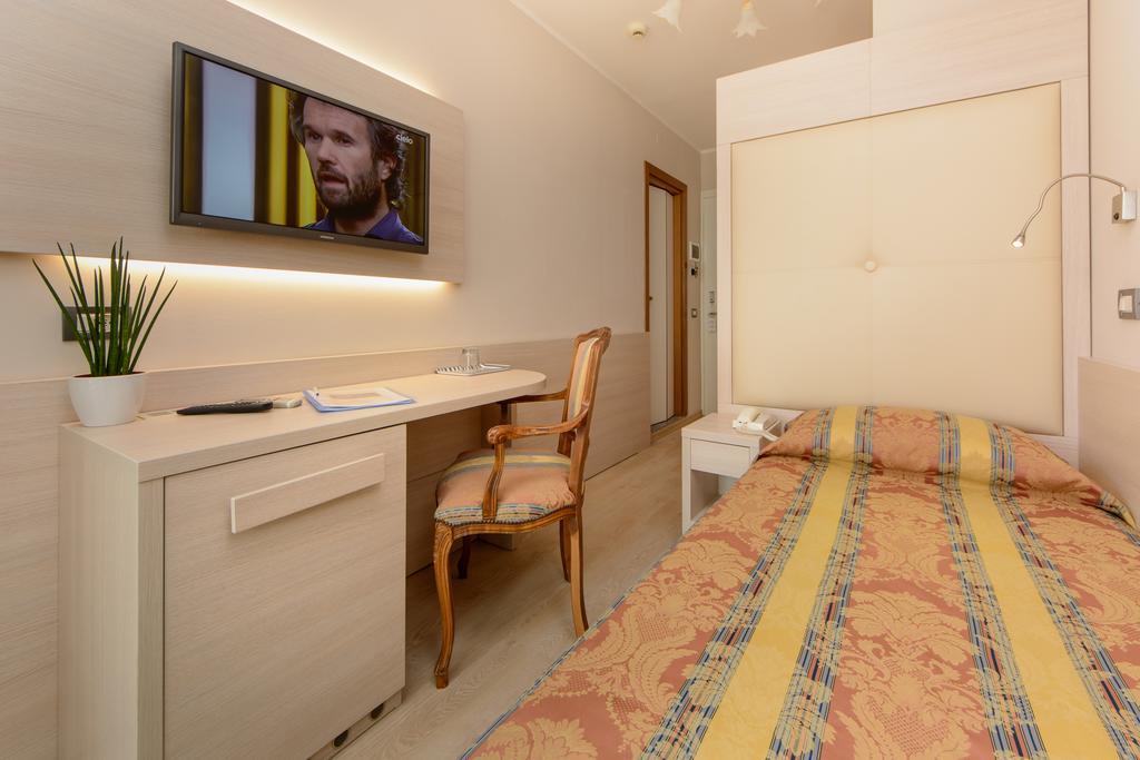 Hotel Croce Di Malta Lignano Sabbiadoro Luaran gambar