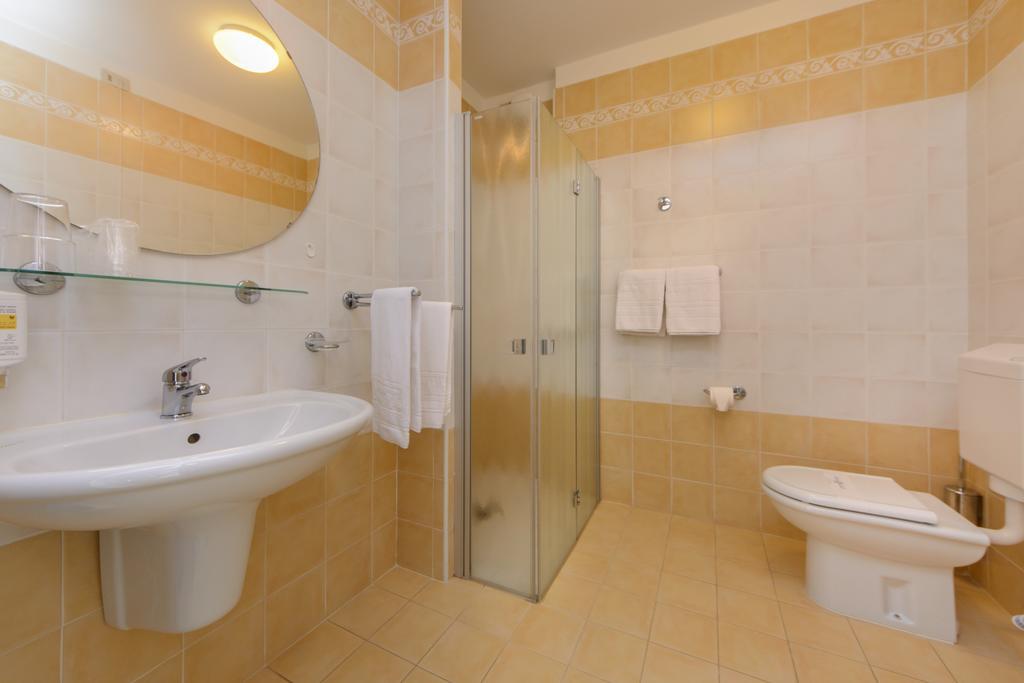Hotel Croce Di Malta Lignano Sabbiadoro Luaran gambar